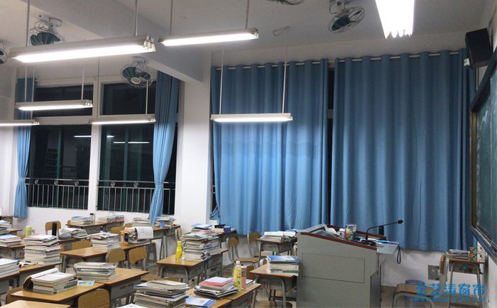广州市财经职业学校窗帘_学校教室窗帘效果图实拍